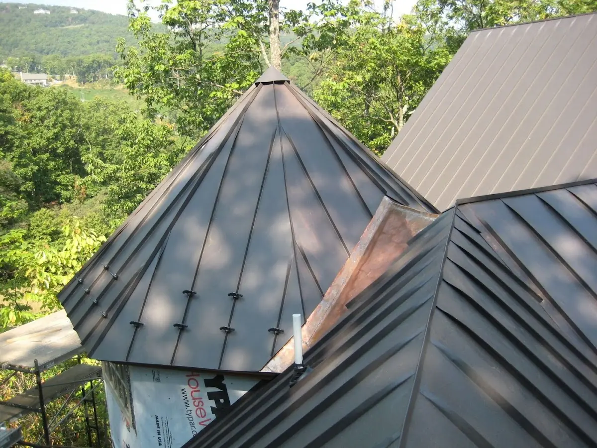 Professional Roof Tarp Installation by Craftsman Roofing in Raintree Gardens